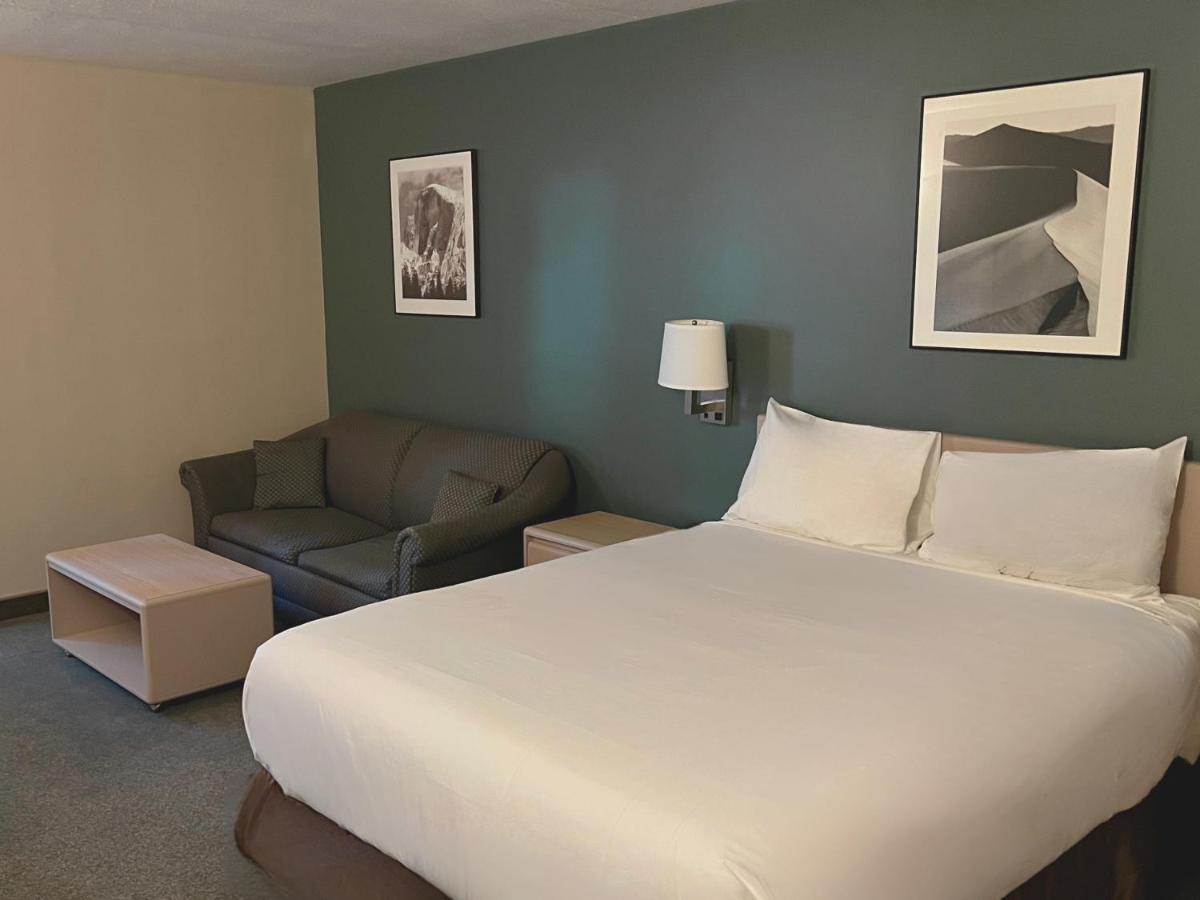 Heritage Inn Hotel & Convention Centre - Taber Экстерьер фото