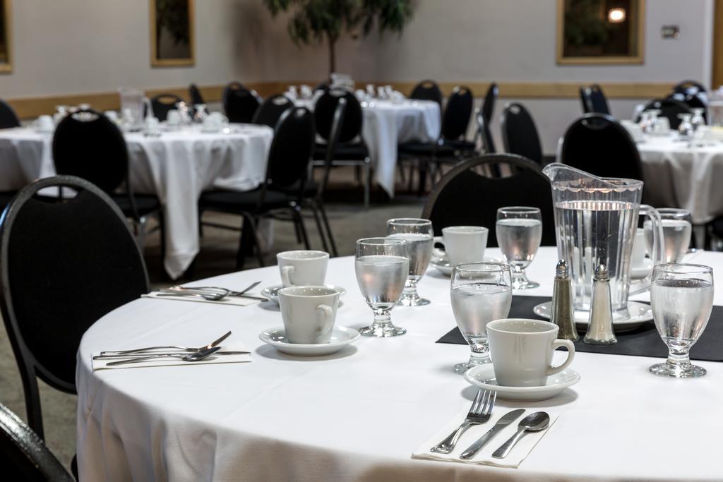 Heritage Inn Hotel & Convention Centre - Taber Экстерьер фото