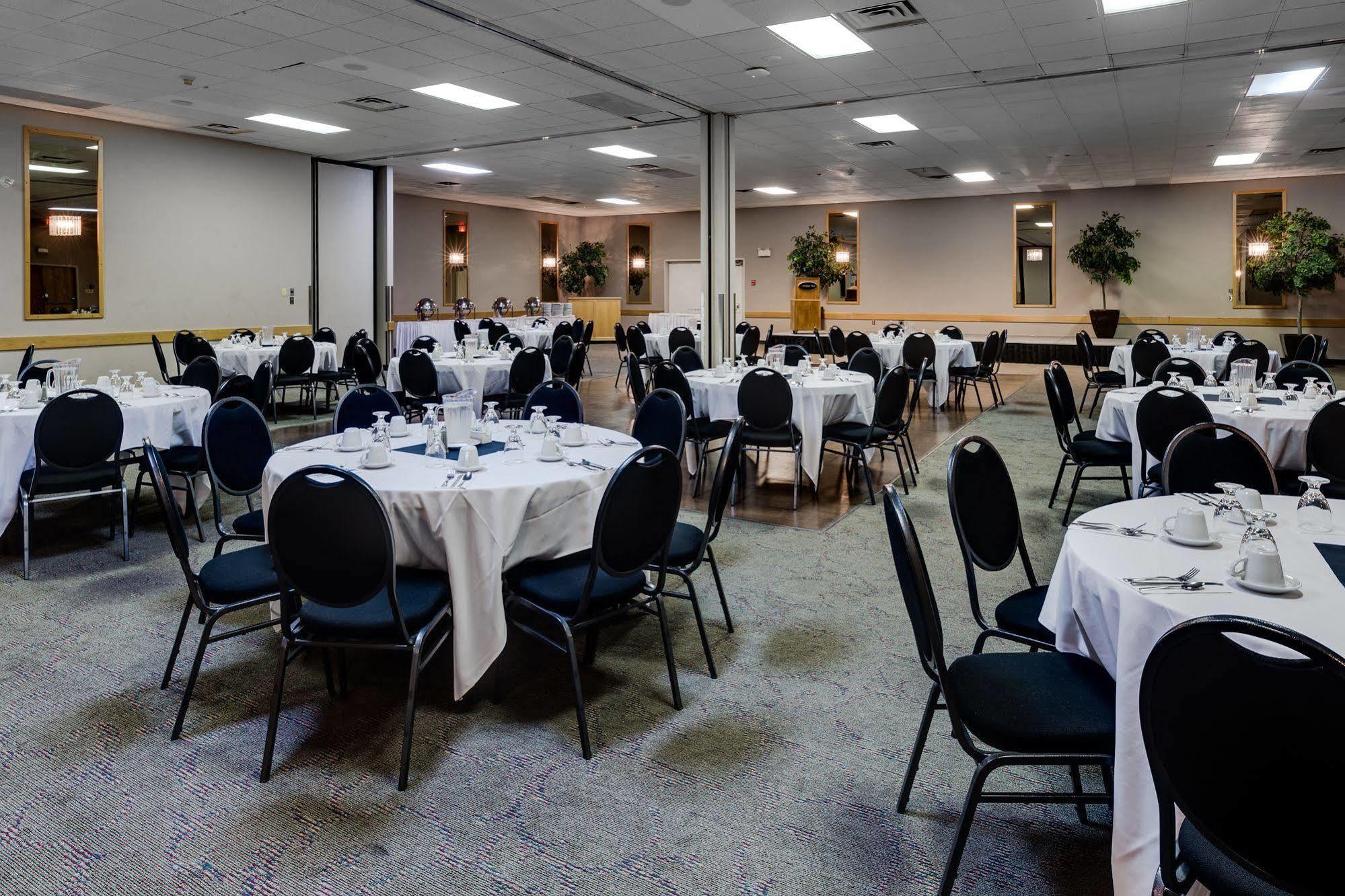 Heritage Inn Hotel & Convention Centre - Taber Экстерьер фото